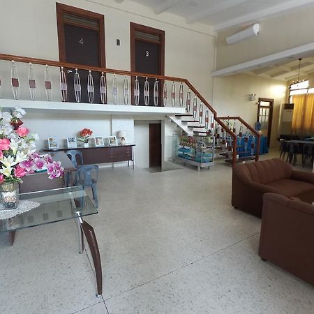 独鲁万 Residencia Marfel酒店 外观 照片