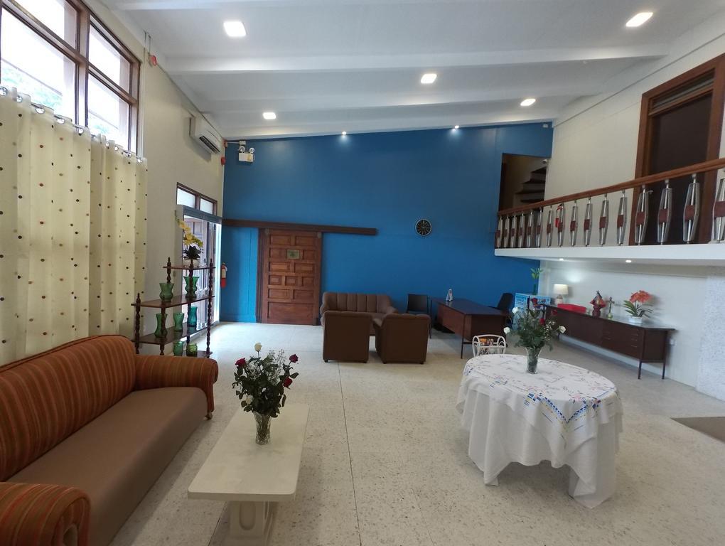 独鲁万 Residencia Marfel酒店 外观 照片